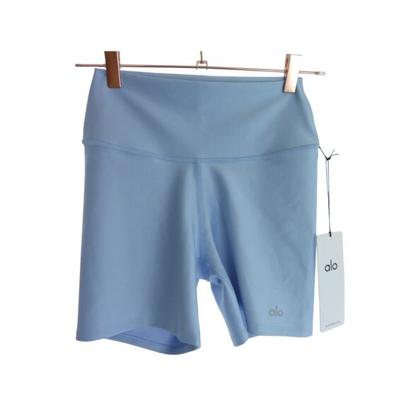 NWT Alo Yoga Airlift Energy Short size S Blue - Picture 1 of 4